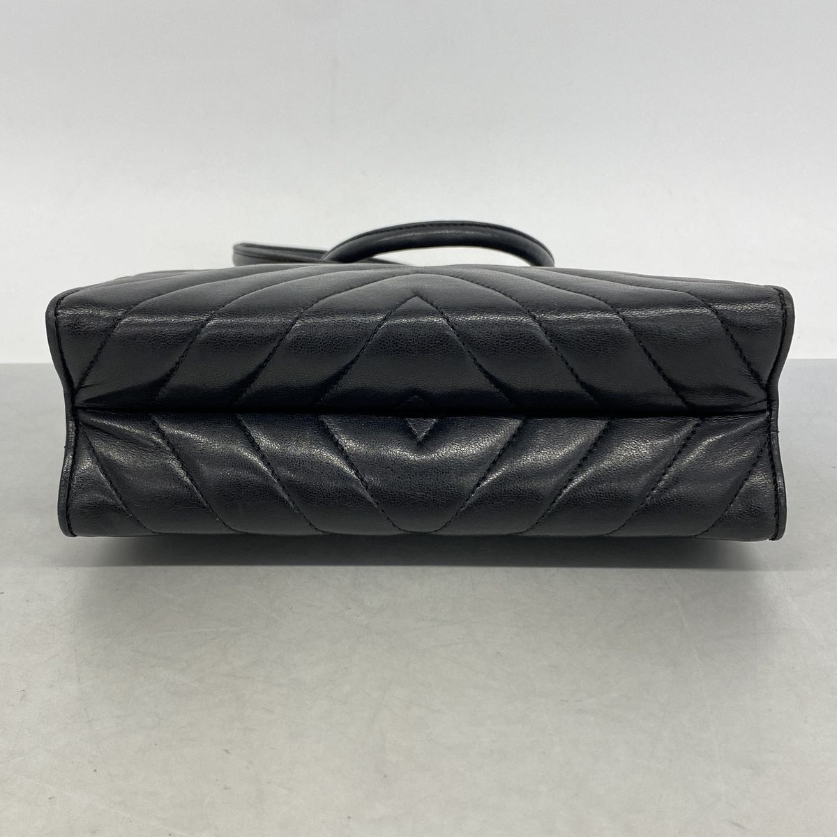 Chanel Shoulder Bag Stitch Lambskin Black Gold — view 3