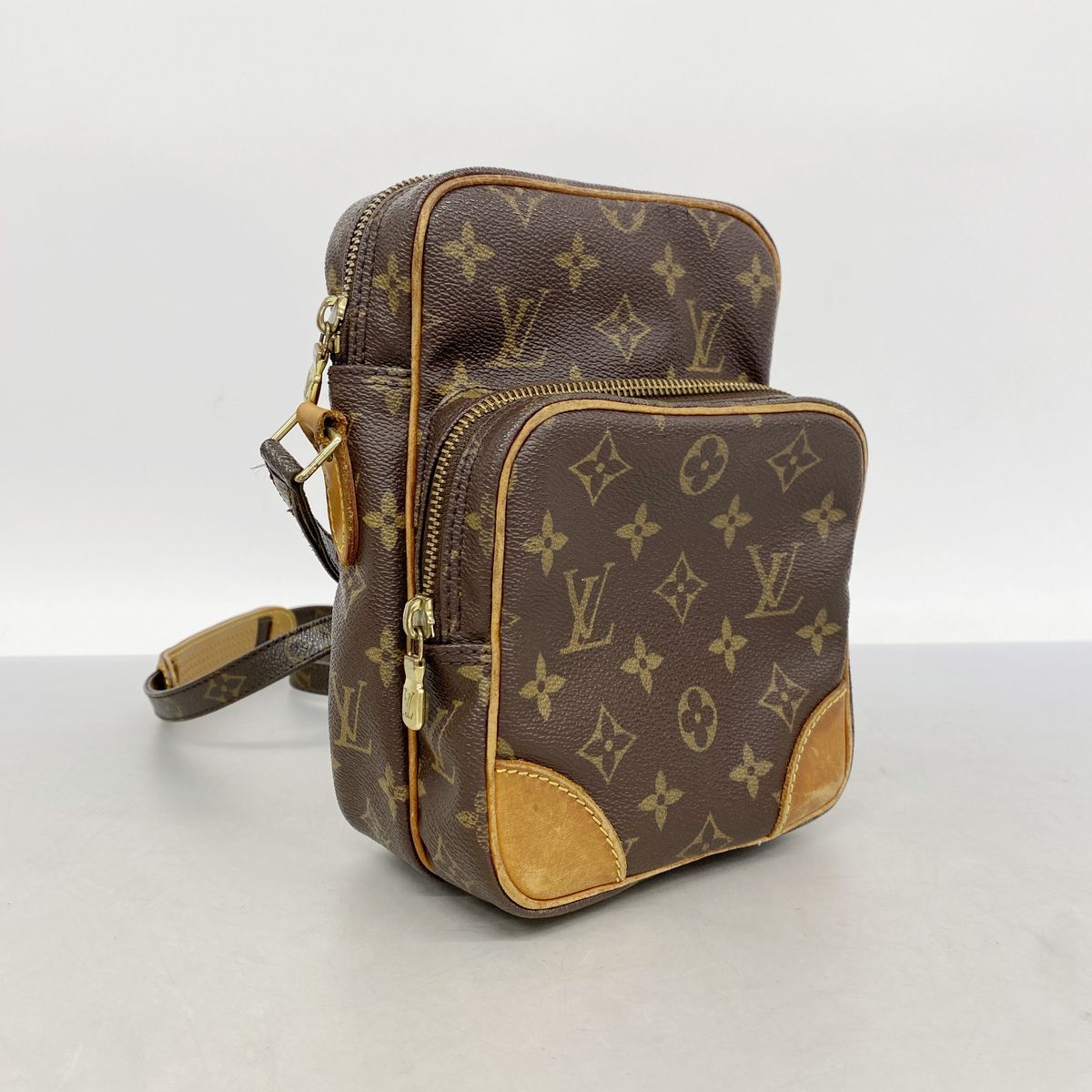 Louis Vuitton Shoulder Bag Monogram Amazon Brown — view 2