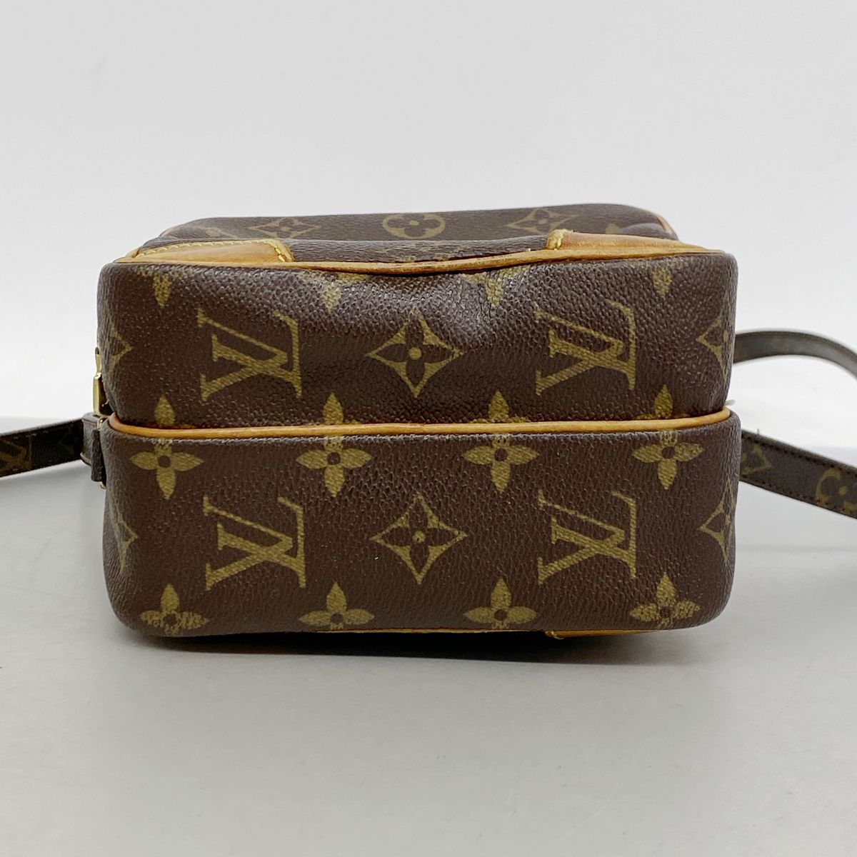 Louis Vuitton Shoulder Bag Monogram Amazon Brown — view 3