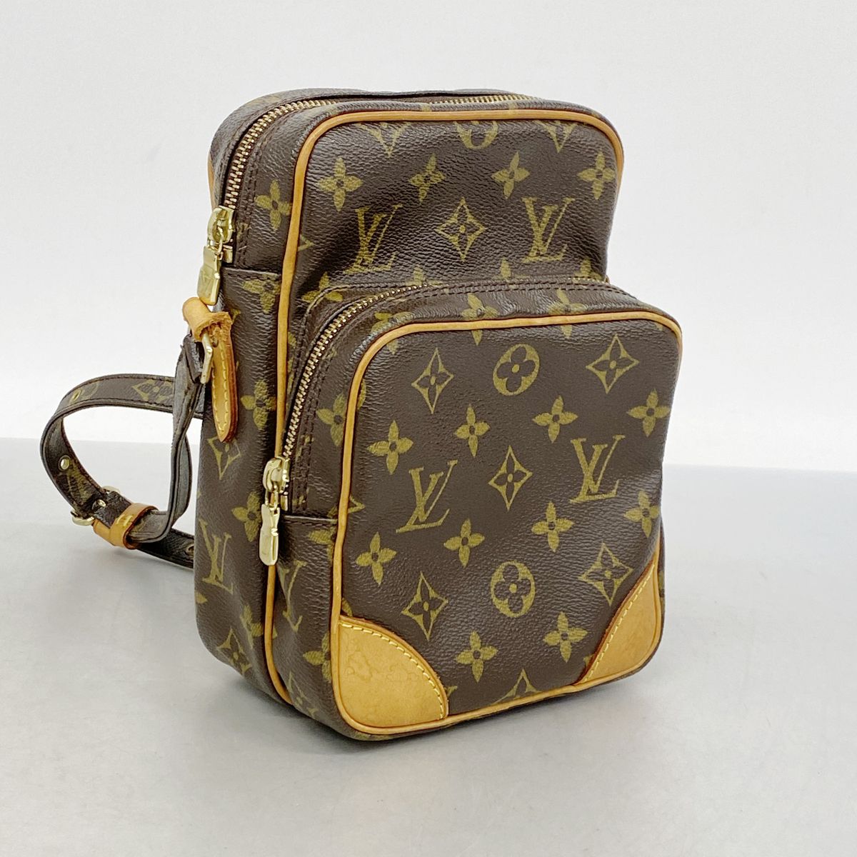Louis Vuitton Shoulder Bag Monogram Amazon Brown — view 2