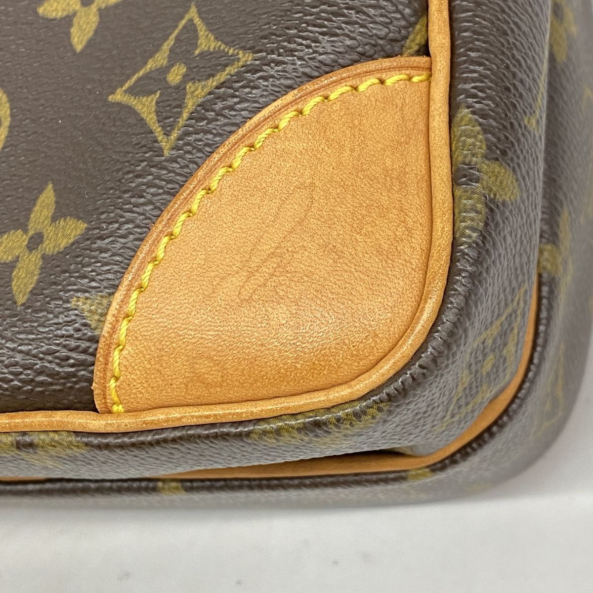 Louis Vuitton Shoulder Bag Monogram Amazon Brown — view 6