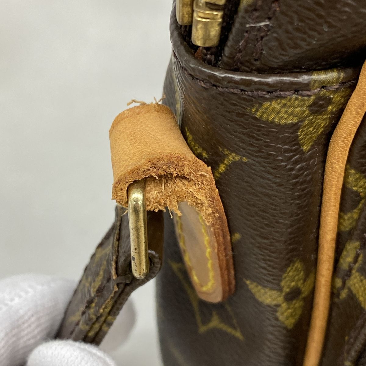 Louis Vuitton Shoulder Bag Monogram Amazon Brown — view 8