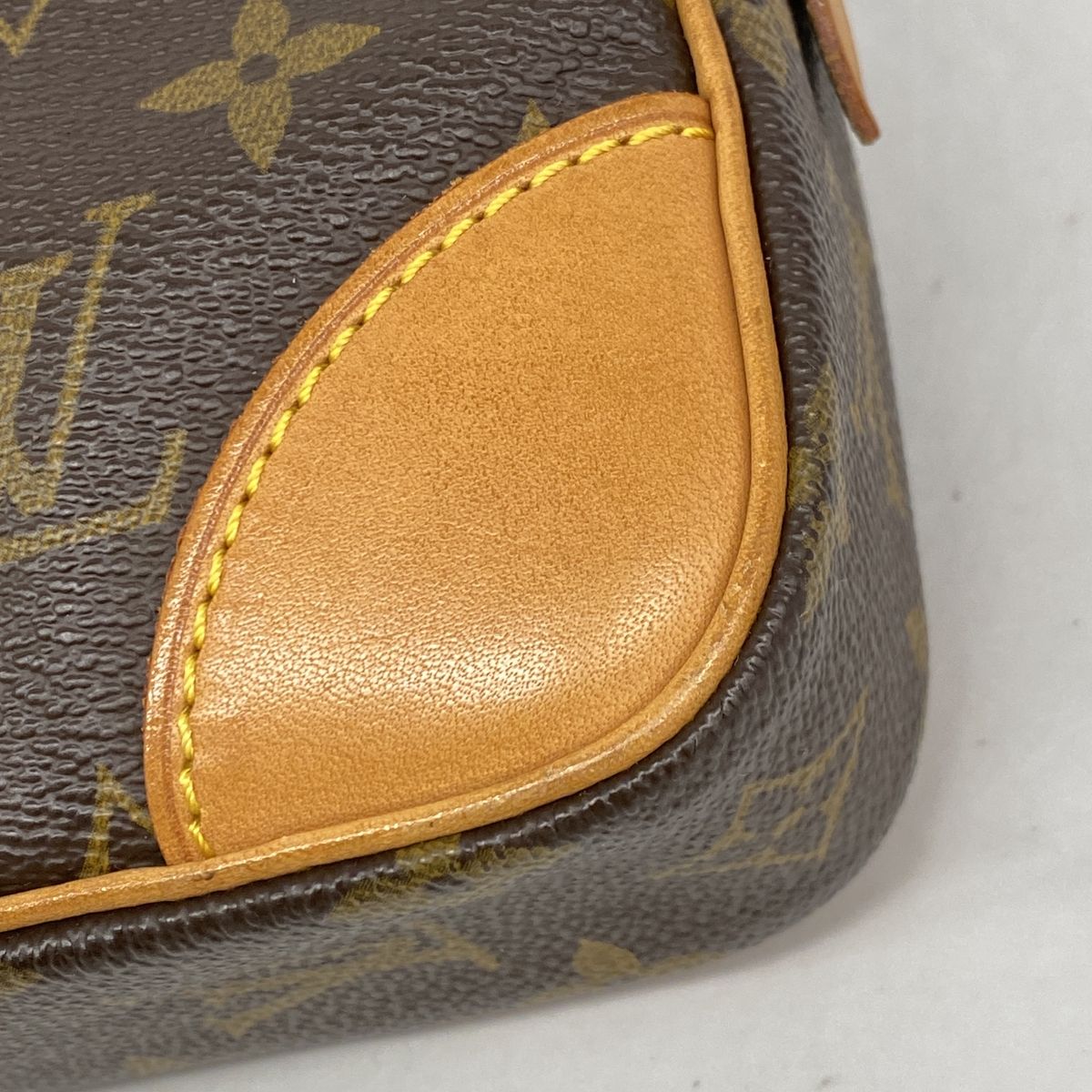 Louis Vuitton Clutch Monogram Marly Dragonne GM Brown — view 6