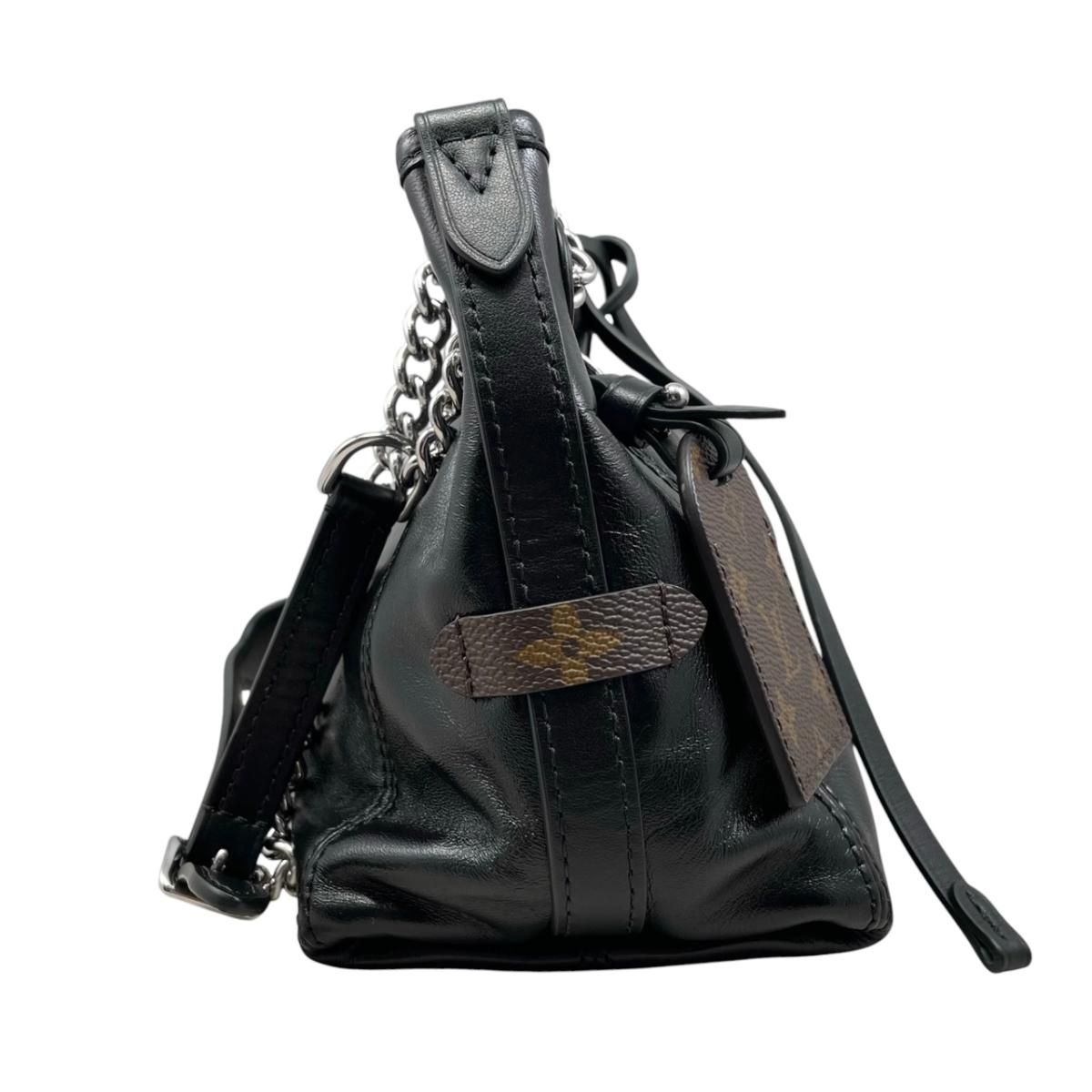 Louis Vuitton Shoulder Bag Carryall Vibe BB Lambskin Monogram Noir Black — view 4