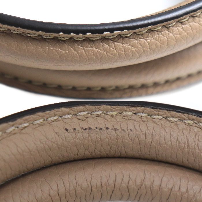 Gucci Hook Closure Medium Handbag Taupe — view 5