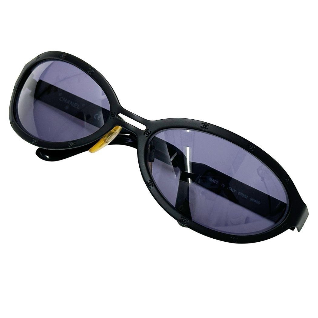 Chanel Sunglasses CC Logo Black Oval Eyewear — view 5