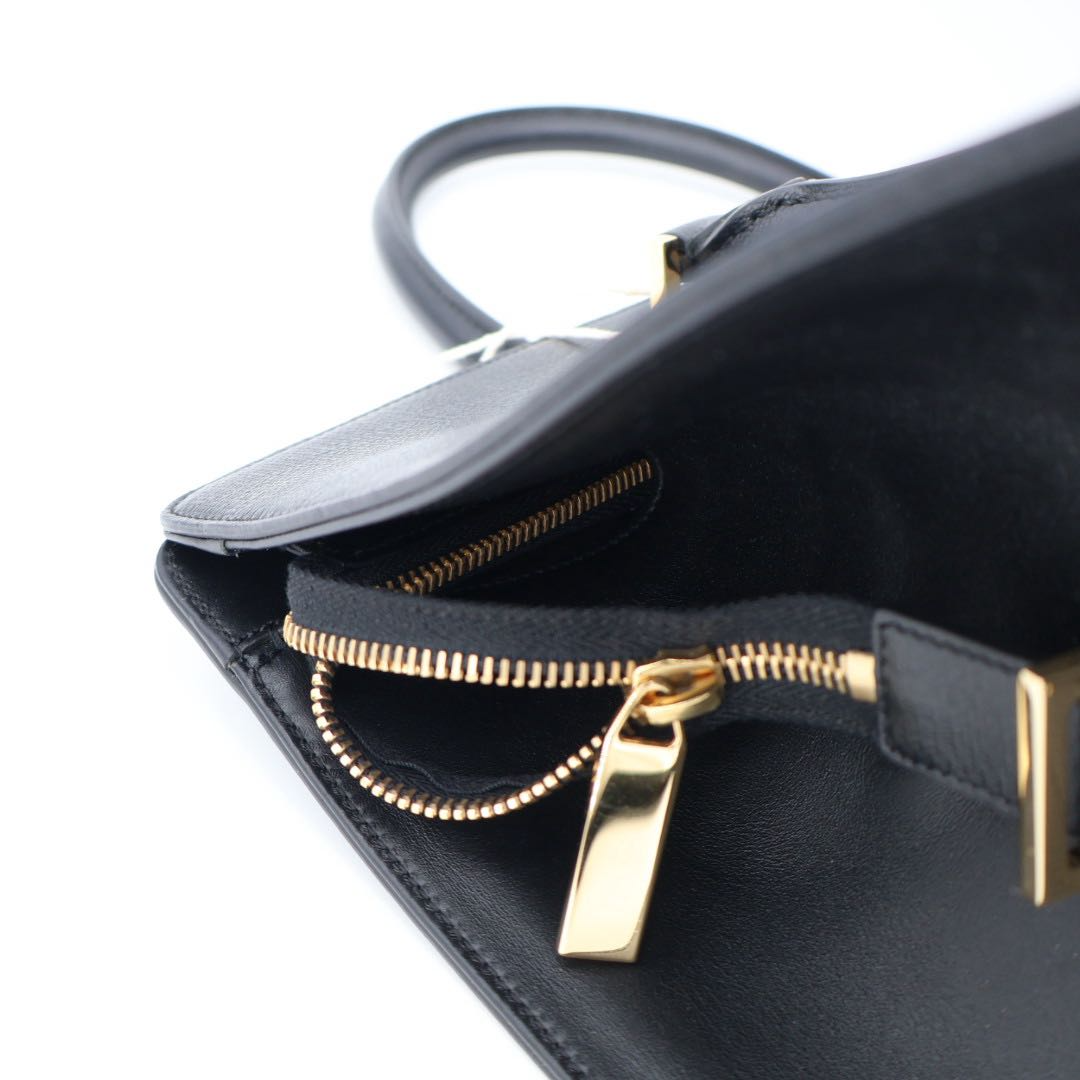 Saint Laurent Cabas Chic Handbag Bag — view 7