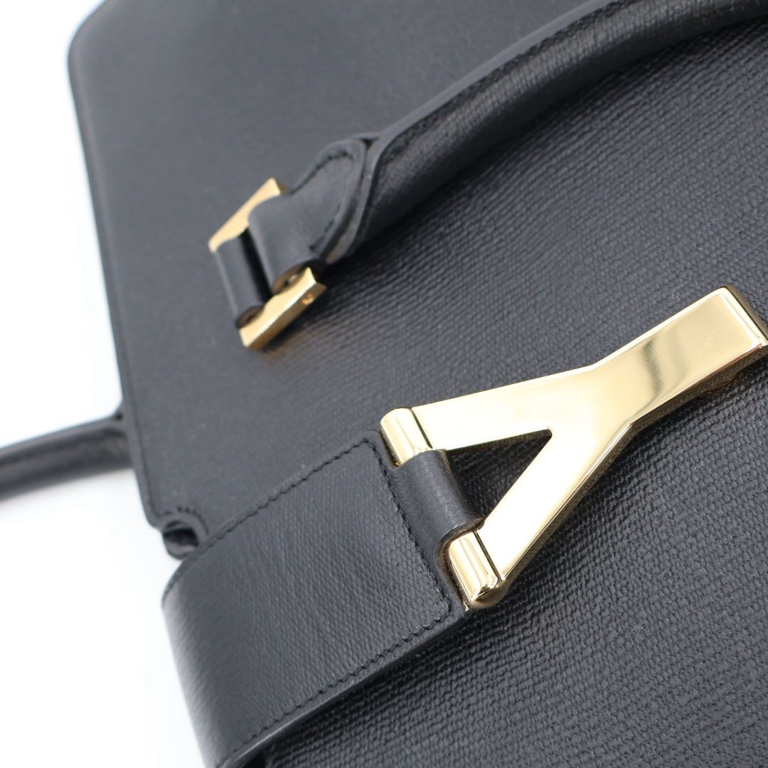 Saint Laurent Cabas Chic Handbag Bag — view 3