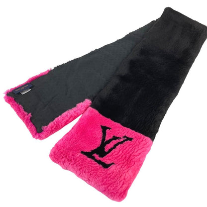 Louis Vuitton Scarf Echarpe LV in the City Silk Pink — view 2