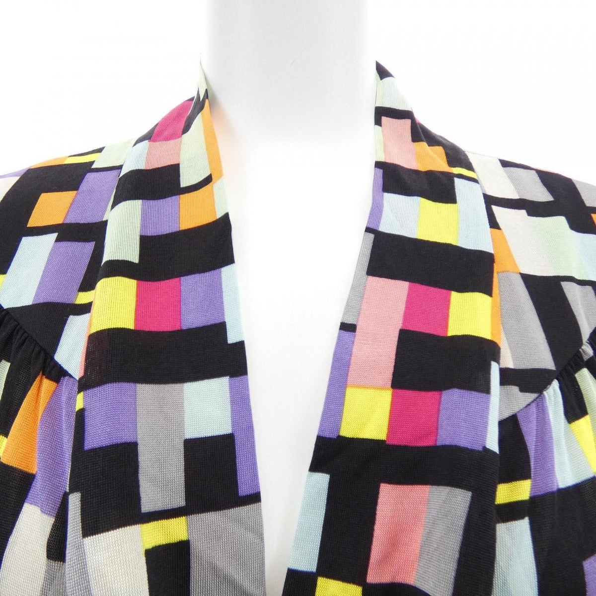 Chanel 01A Vintage Cardigan Black — view 4
