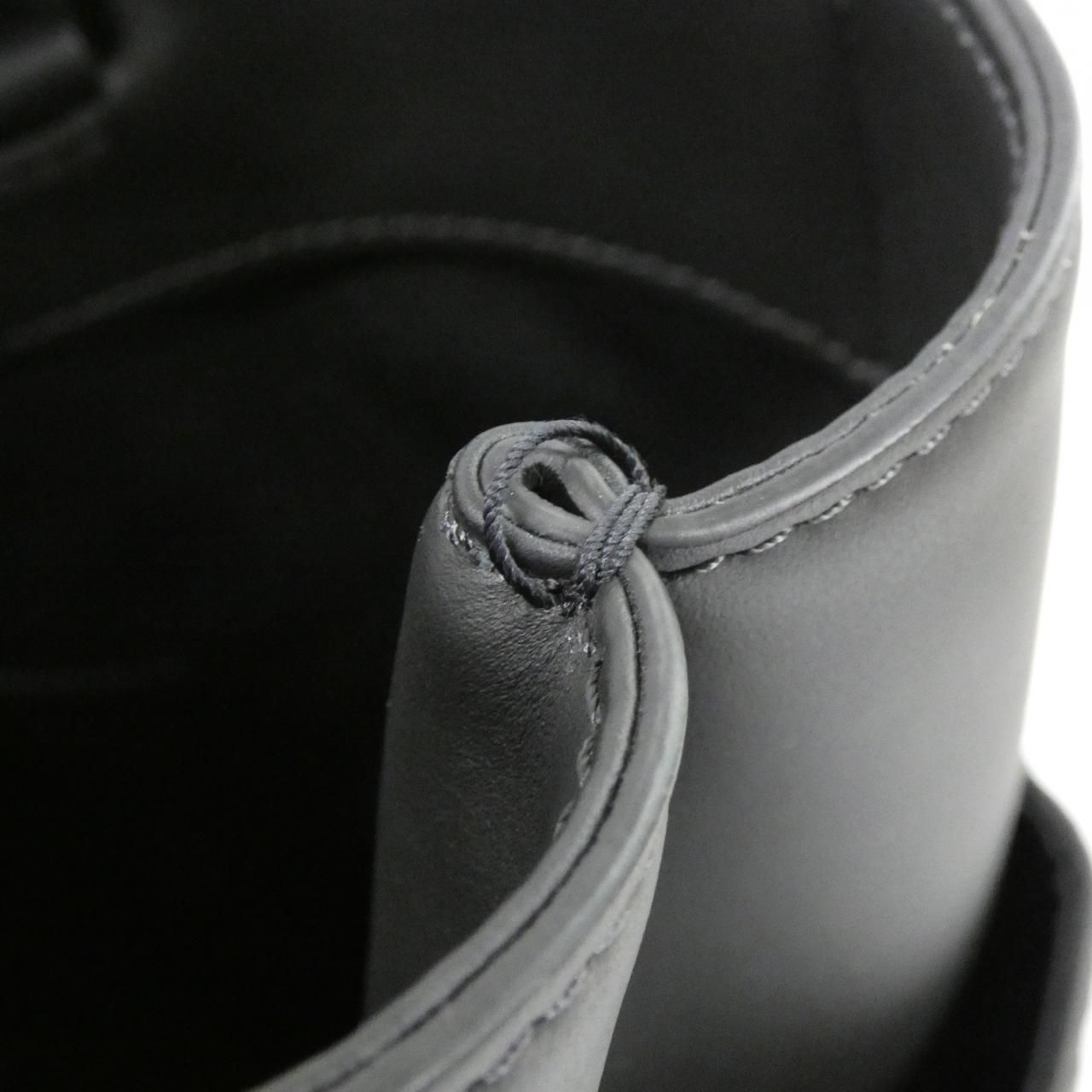 Louis Vuitton Taurillon Monogram Sac Plat Bag — view 3