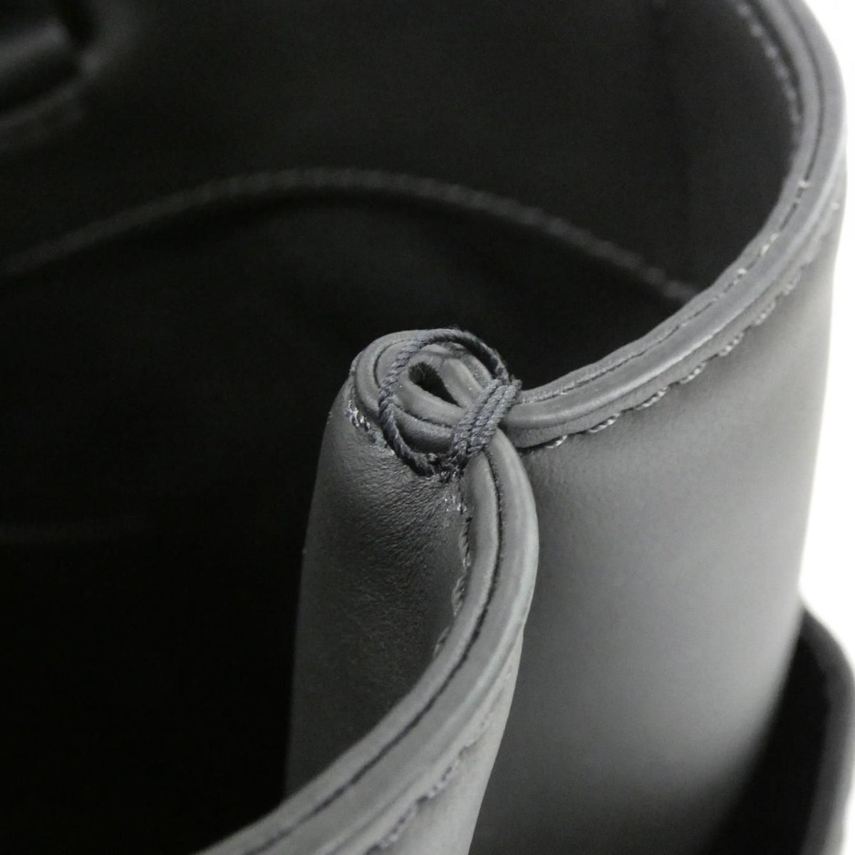 Louis Vuitton Taurillon Monogram Sac Plat Bag — view 3