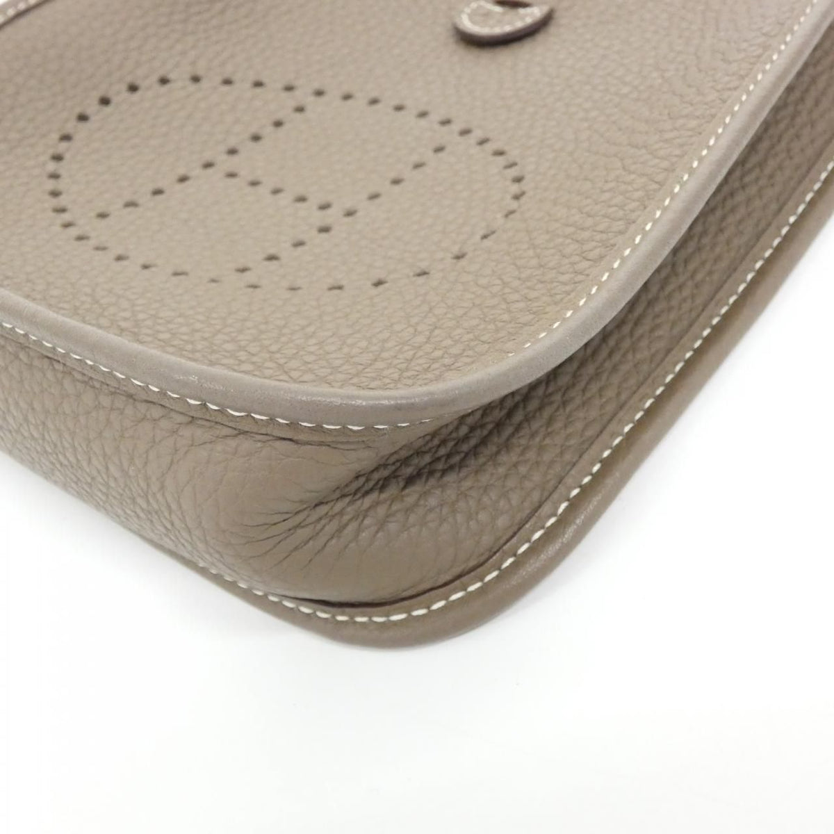 Hermes Evelyne Amazon 16 Shoulder Bag — view 3