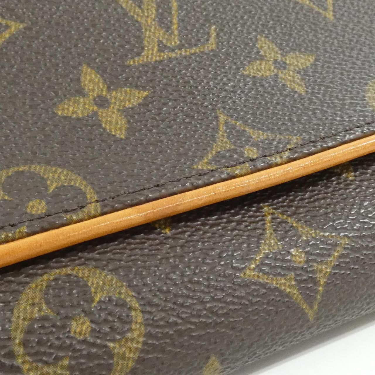 Louis Vuitton Monogram Pochette Twin GM Shoulder Bag — view 5