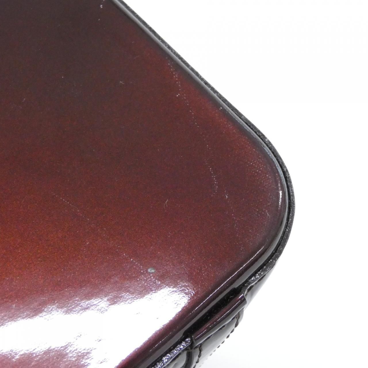 Louis Vuitton Vernis Avalon MM Shoulder Bag — view 2