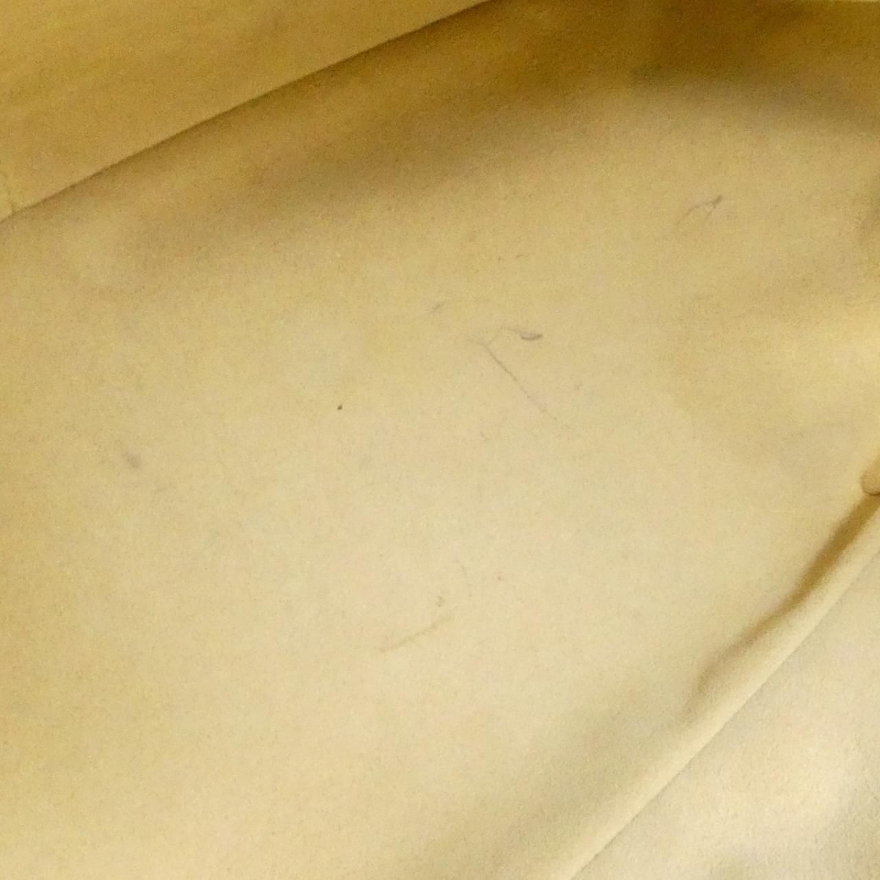 Louis Vuitton Monogram Artsy GM Shoulder Bag — view 8