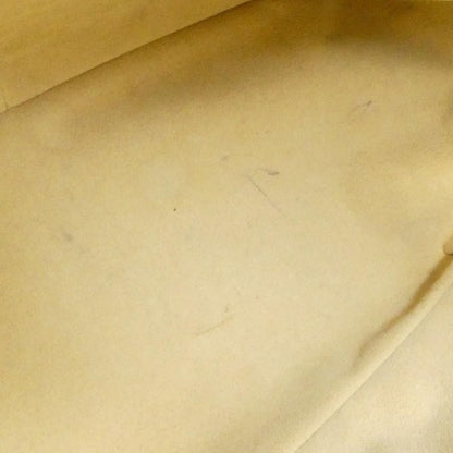 Louis Vuitton Monogram Artsy GM Shoulder Bag — view 8