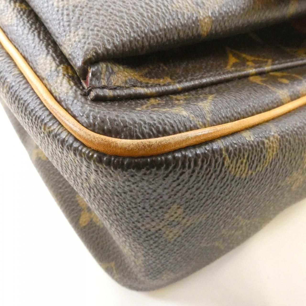 Louis Vuitton Monogram Viva-Cite PM Shoulder Bag — view 3