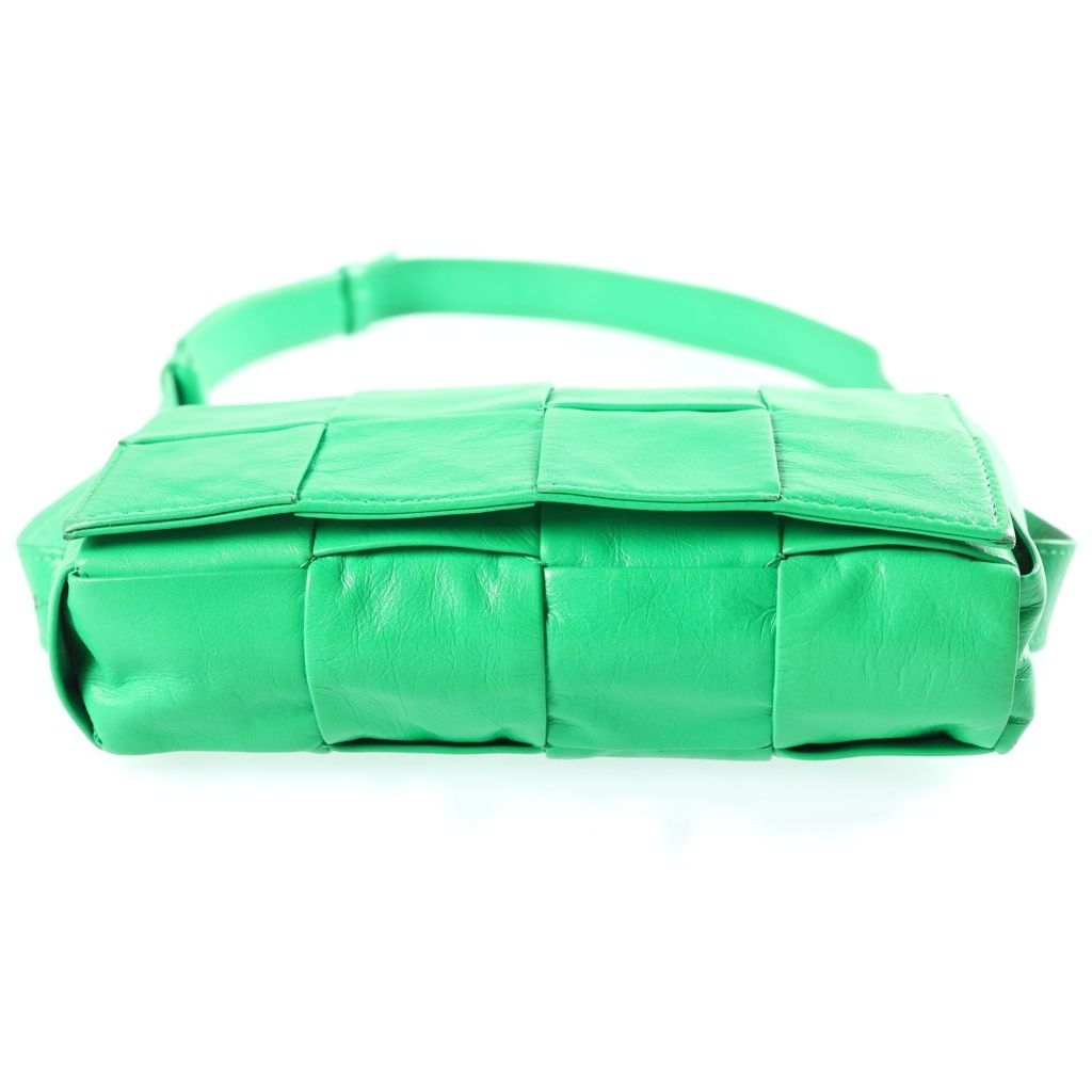 Bottega Veneta Cassette Belt Bag Leather Green — view 4