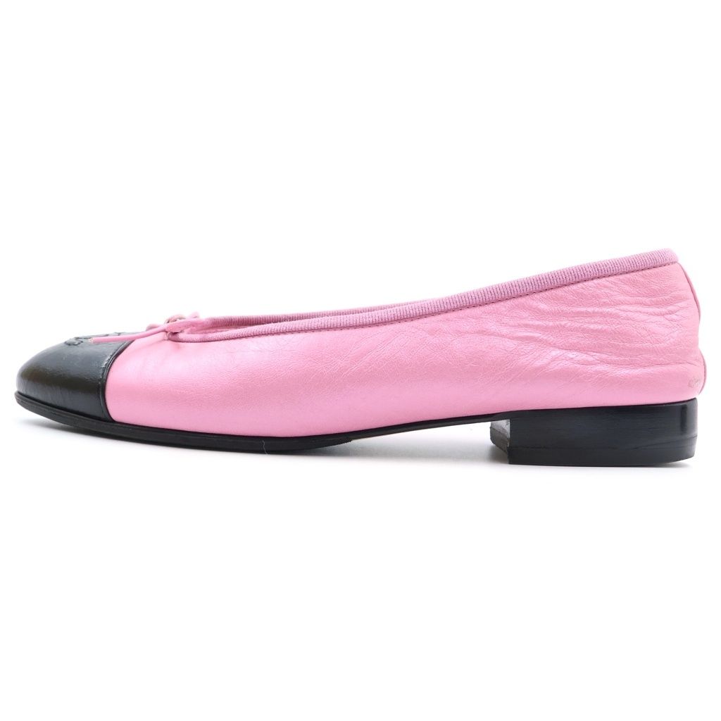 Chanel CC Logo Bicolor Pumps Flat Shoes Ballerina Shoes Black Pink Heel — view 2