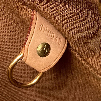 Louis Vuitton Aves Shoulder Bag Monogram Canvas — view 7