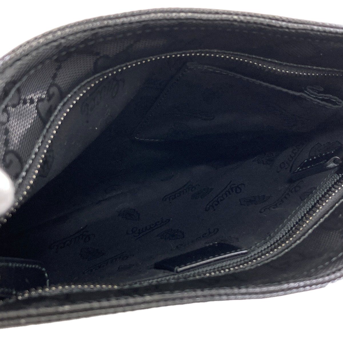 Gucci GG Supreme Shoulder Bag — view 5