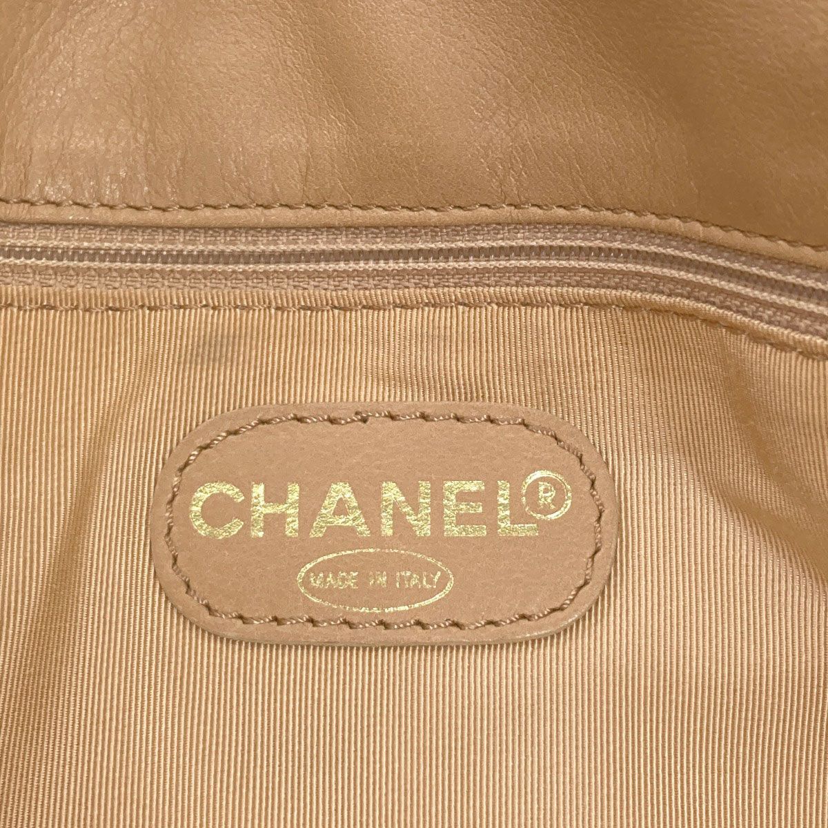 Chanel CC Logo Gold Tote Bag Lambskin — view 6