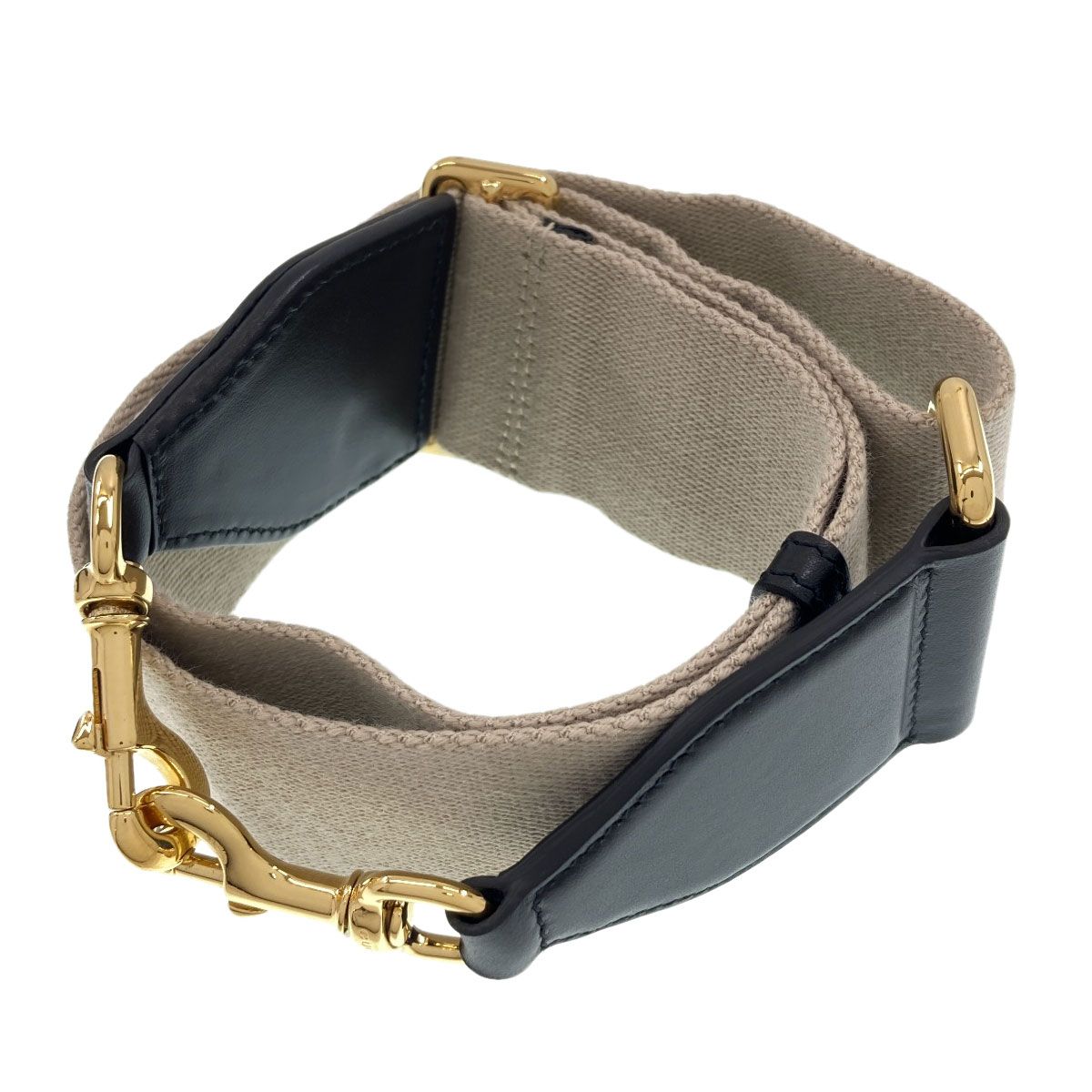 Gucci GG Matelasse 2-Way Handbag Calfskin — view 7