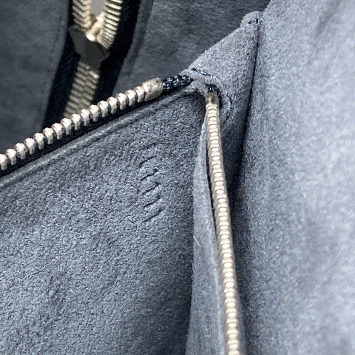 Louis Vuitton Pont Neuf GM Handbag — view 7