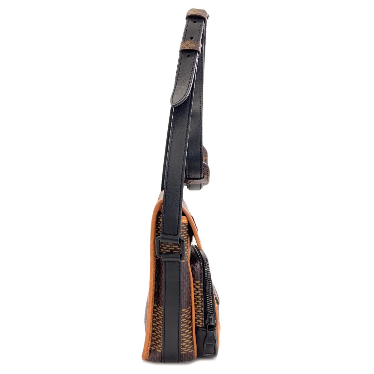 Louis Vuitton Amazon Messenger Collaboration Shoulder Bag Monogram Canvas — view 3