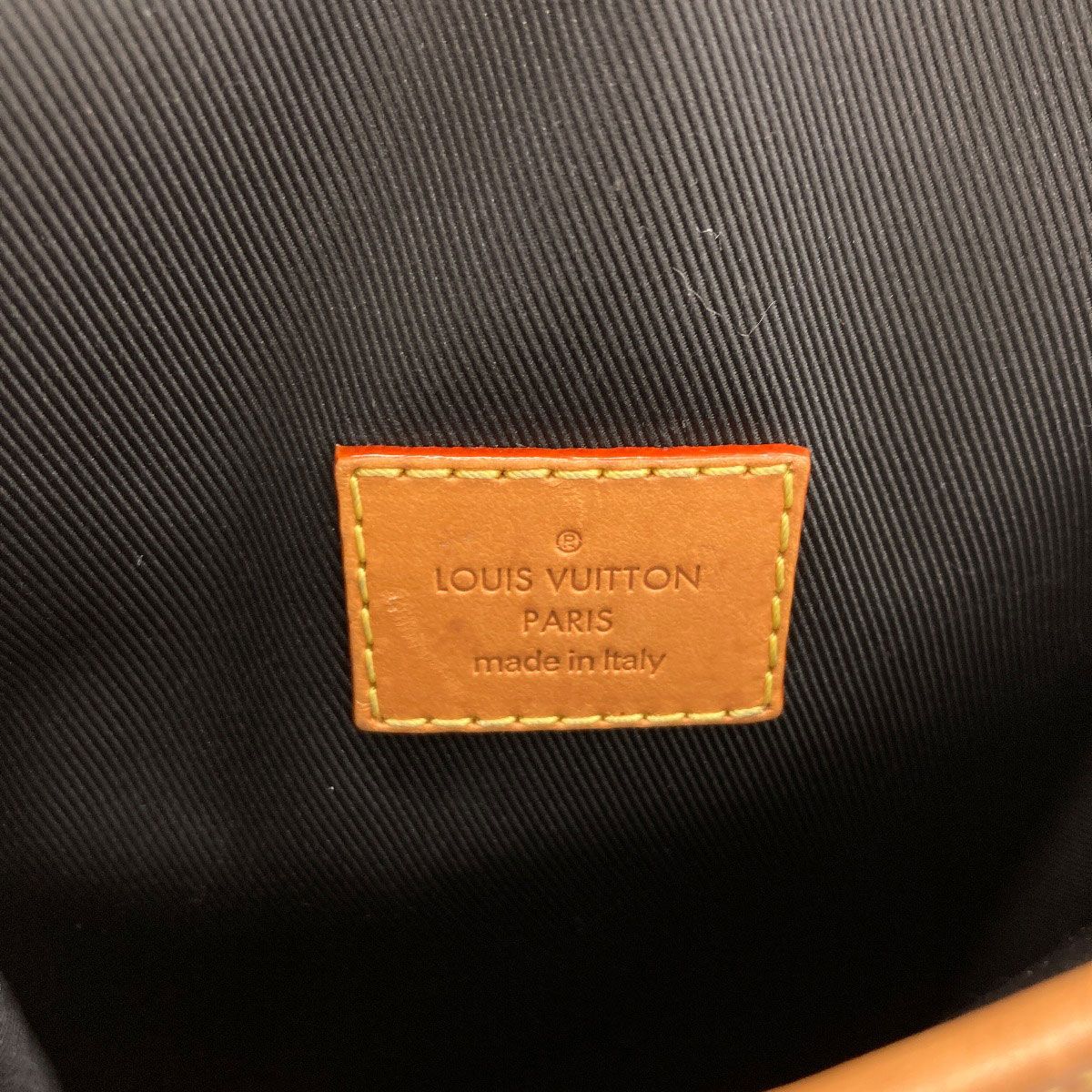 Louis Vuitton Amazon Messenger Collaboration Shoulder Bag Monogram Canvas — view 6