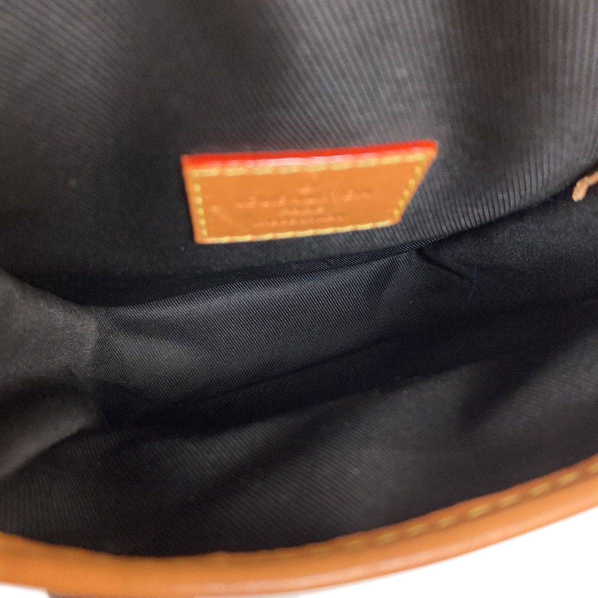 Louis Vuitton Amazon Messenger Collaboration Shoulder Bag Monogram Canvas — view 5
