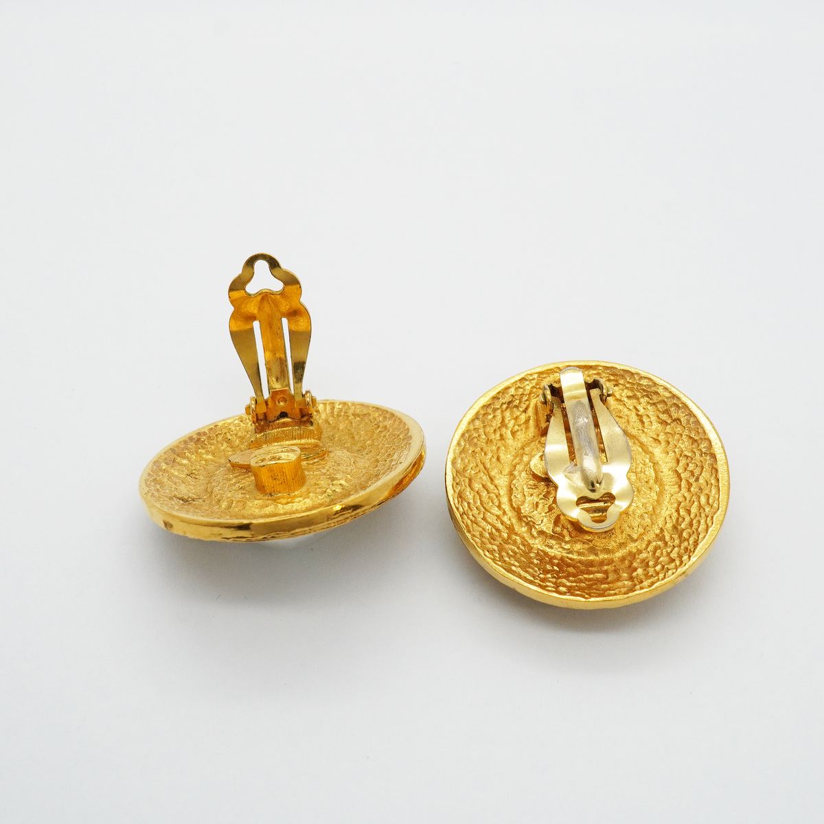 Chanel Earrings Vintage Round — view 3