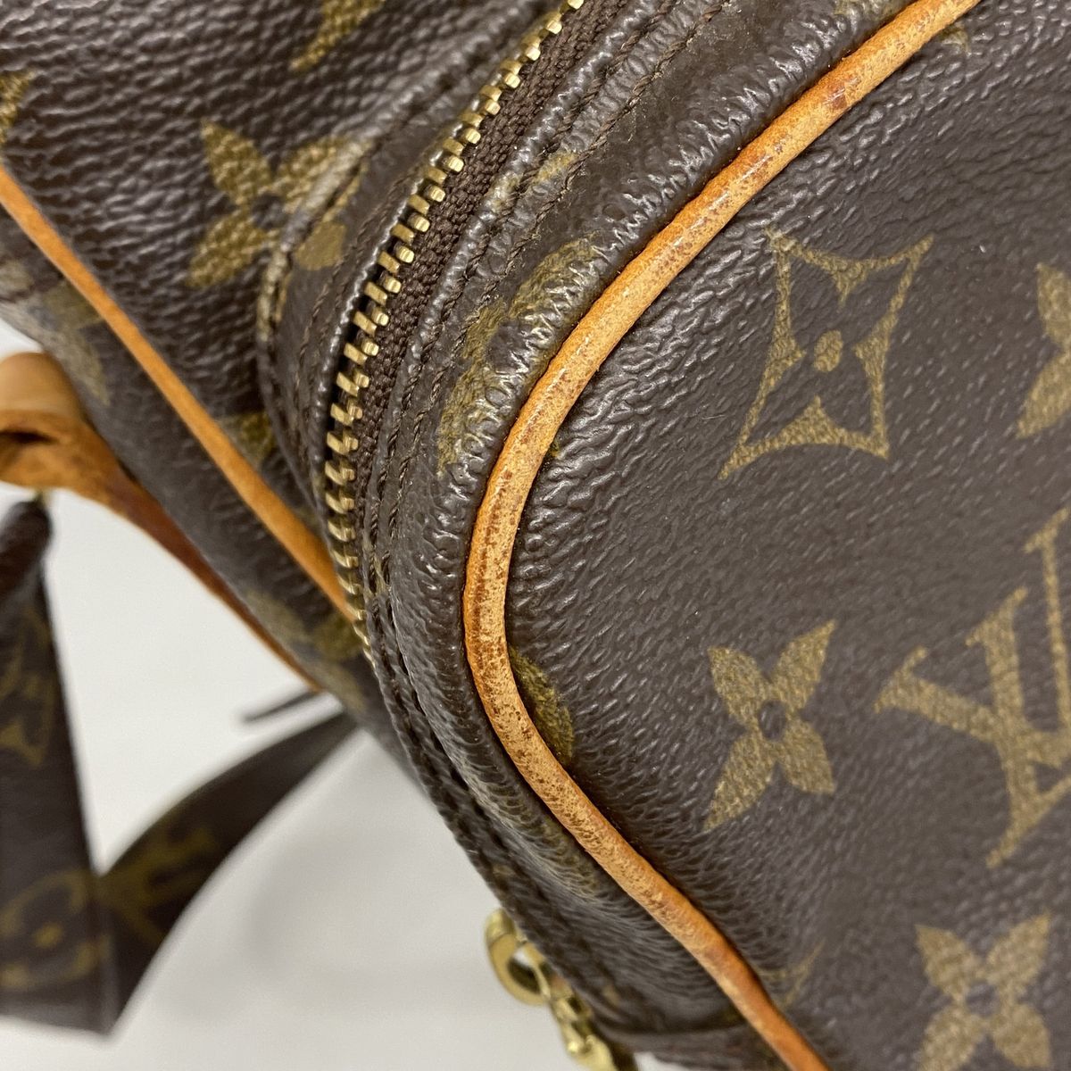 Louis Vuitton Shoulder Bag Monogram Amazon Brown — view 7