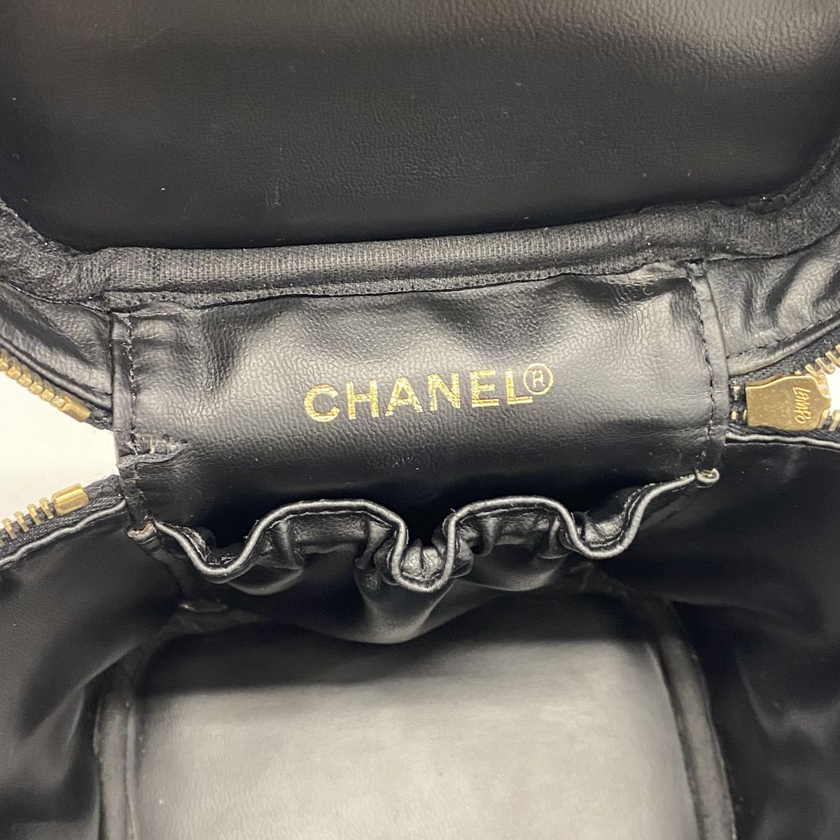 Chanel Vanity Bag Caviar Leather Black Gold — view 5