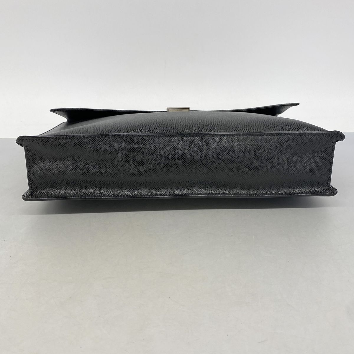 Louis Vuitton Business Bag Taiga Porto Documenta Angara Ardoise — view 3