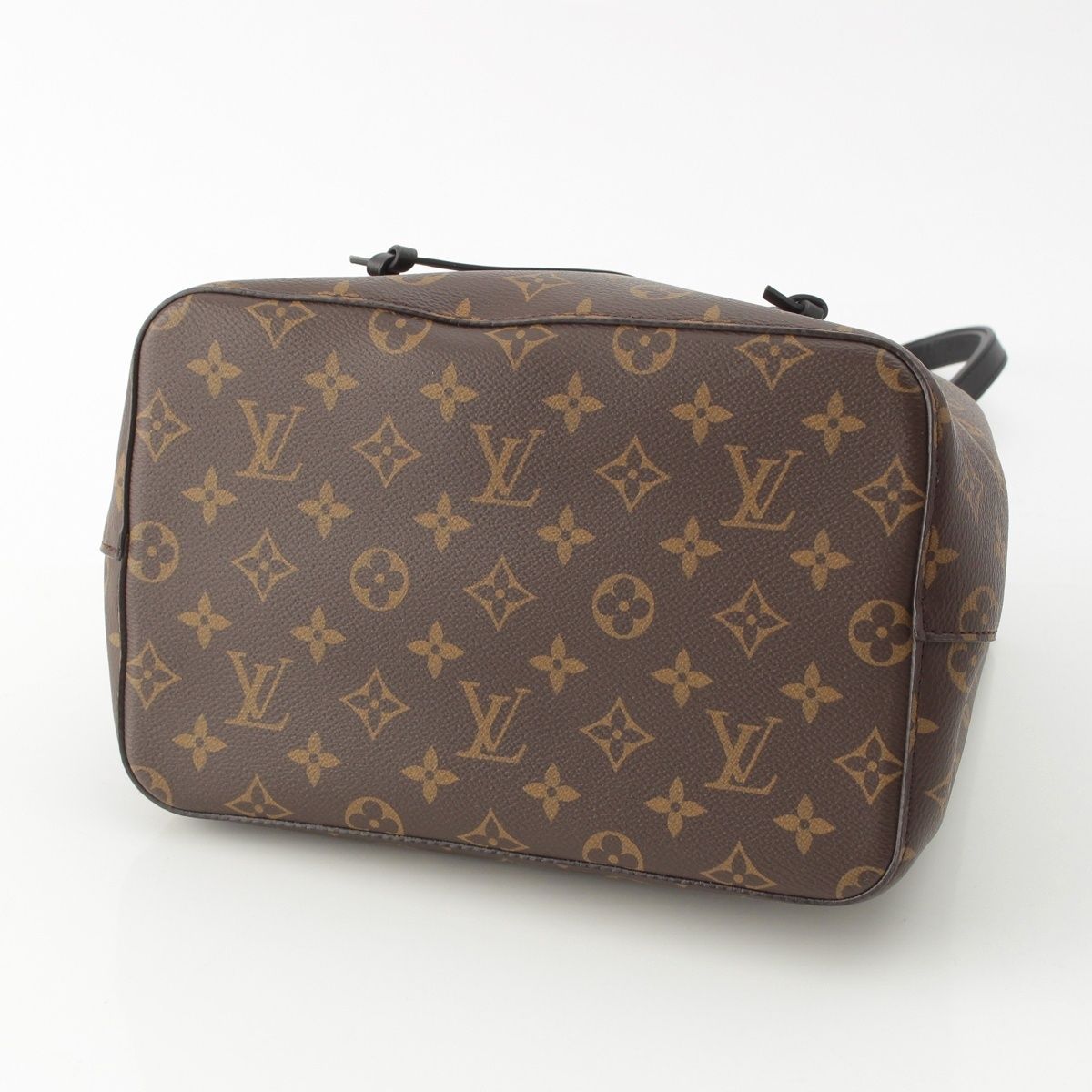 Louis Vuitton Neo Noe Monogram Drawstring Shoulder Bag Brown — view 6