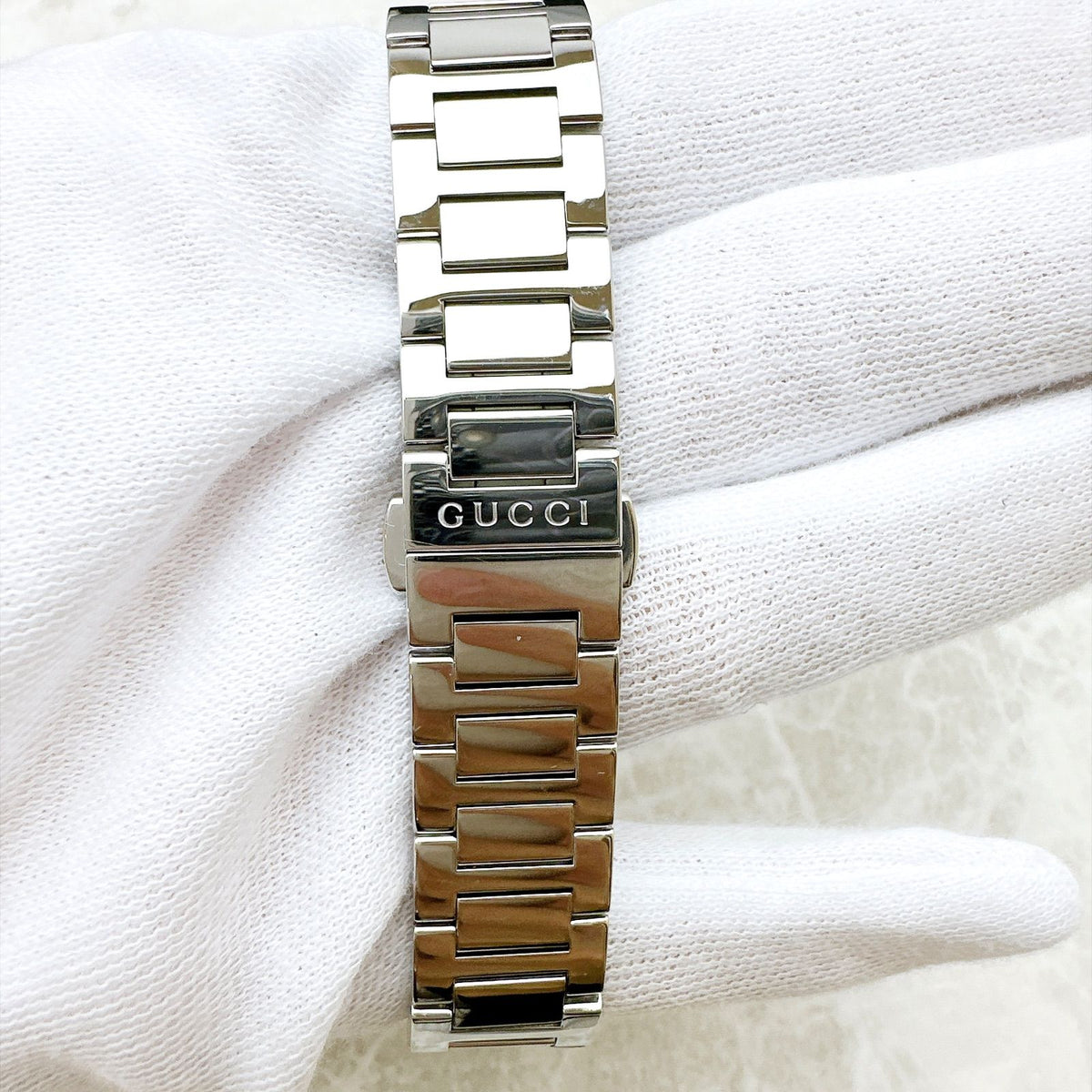 Gucci 142.5 Watch Diamond Quartz Stainless Steel 17 — view 7