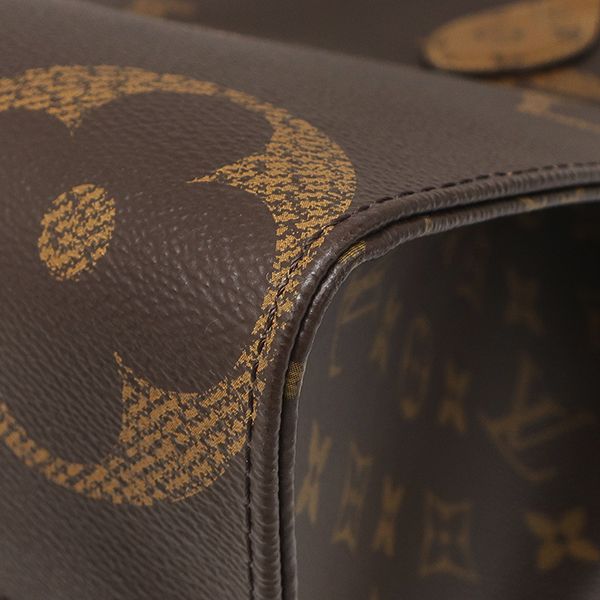 Louis Vuitton Tote On The Go MM Monogram Canvas Reverse Gold Handbag — view 4