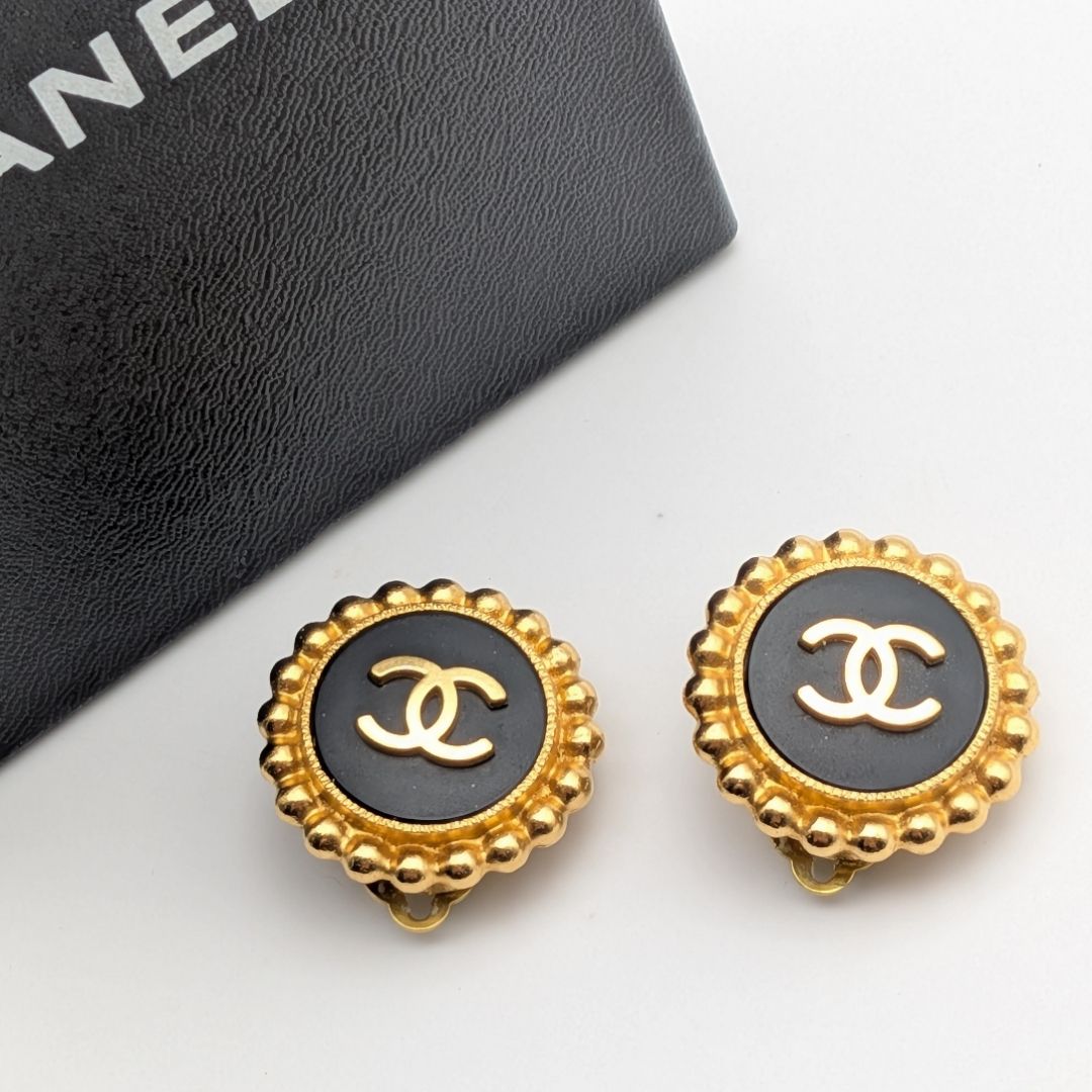 Chanel 95A Earrings CC Logo Gold Black Vintage