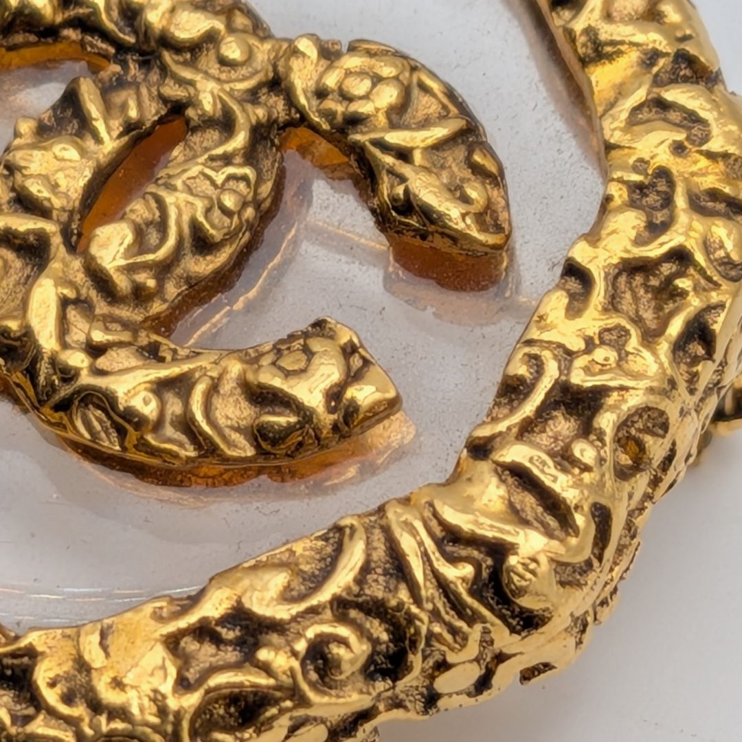 Chanel Brooch CC Logo Lava Gold Clear Vintage — view 2