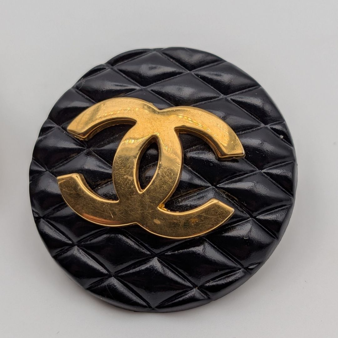 Chanel Earrings CC Logo Quilted Gold Black Round First Era Vintage — view 2