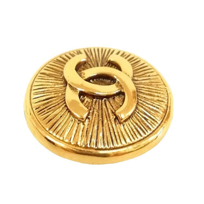 Chanel Vintage CC Logo Single Earrings Gold — view 3