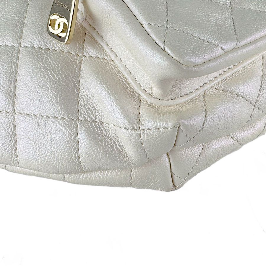 Chanel Shoulder Bag Ivory — view 8