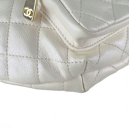 Chanel Shoulder Bag Ivory — view 8