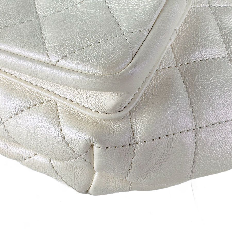 Chanel Shoulder Bag Ivory — view 7