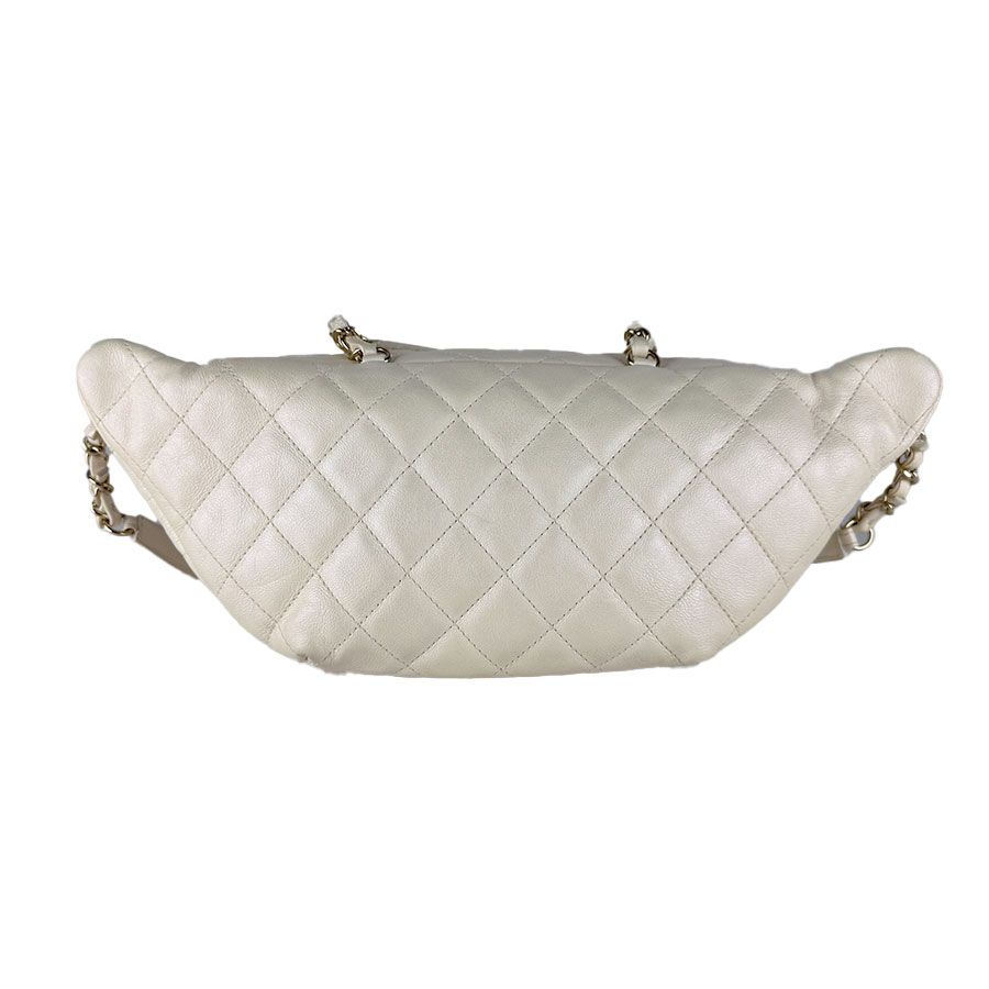 Chanel Shoulder Bag Ivory — view 3