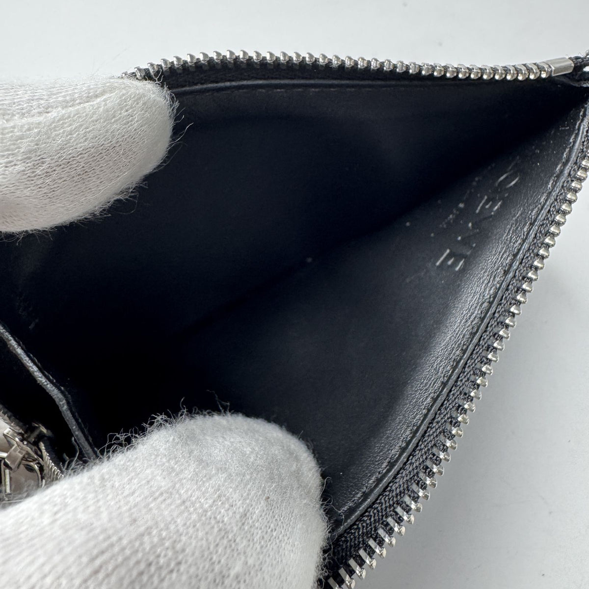 Loewe Anagram L-shaped Zipper Coin Purse Card Case Black — view 6