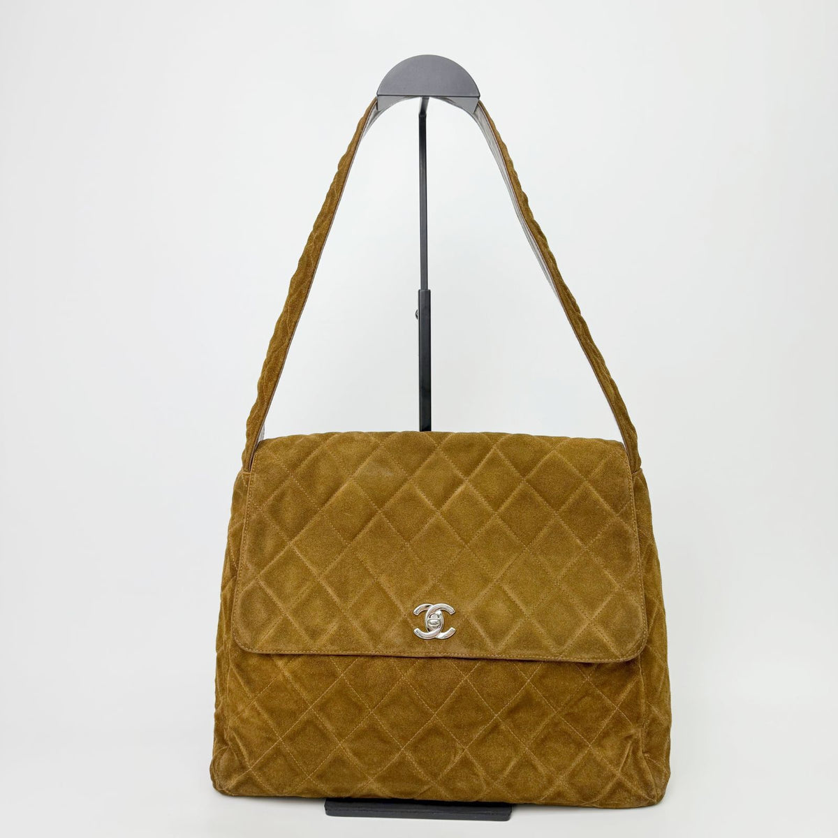 Chanel CC Logo Quilted Flap Shoulder Bag Suede Camel Brown Silver Seal Vintage — view 3