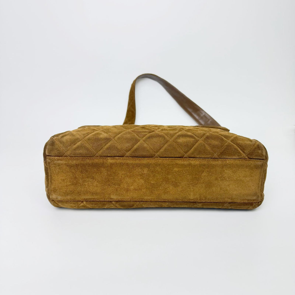 Chanel CC Logo Quilted Flap Shoulder Bag Suede Camel Brown Silver Seal Vintage — view 7